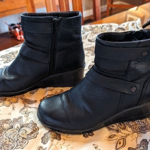 Keen Black Leather Ankle Boot Wedge Heel